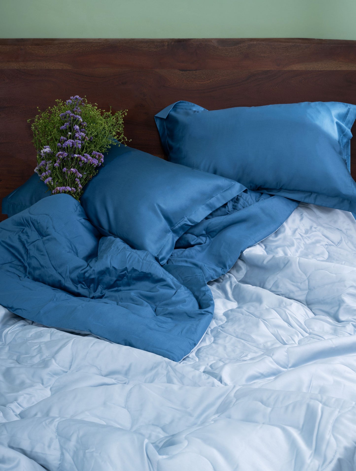 REGAL WHALE & BLUE SALT COMFORTER