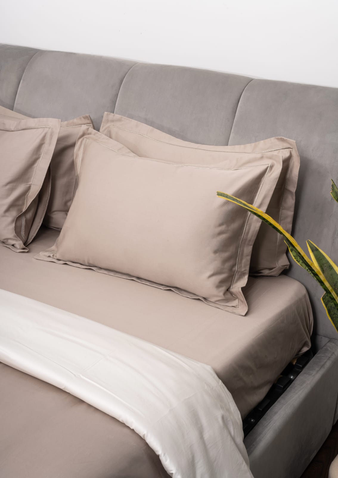 TAUPE BEDSHEET SET