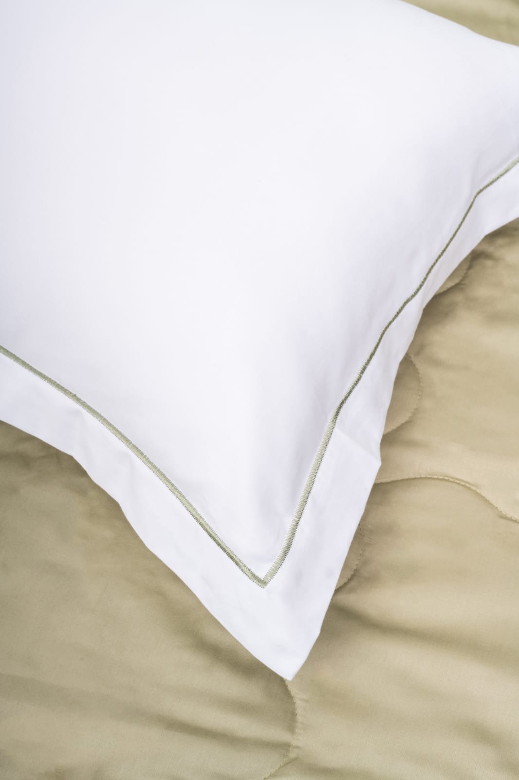 WHITE WITH SAGE GREEN EMBROIDERY BEDSHEET SET